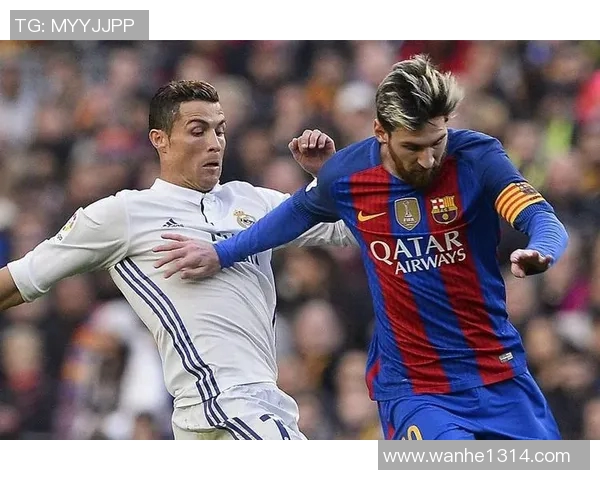 20位足球巨星的荣耀与传奇：从梅西到C罗的时代碰撞与传奇时刻