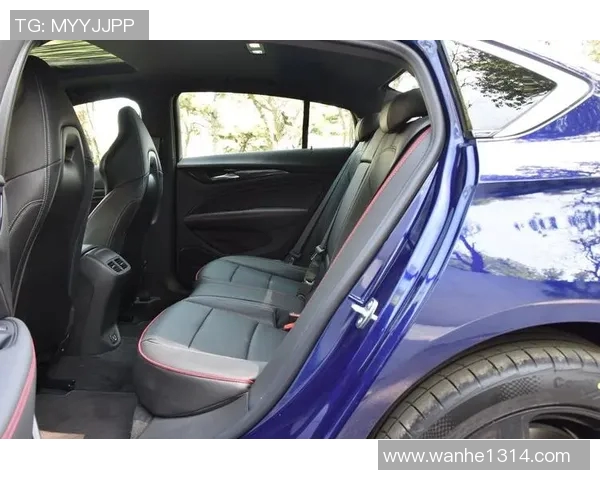 中控台摆件足球球星助力驾驶氛围感提升彰显运动激情